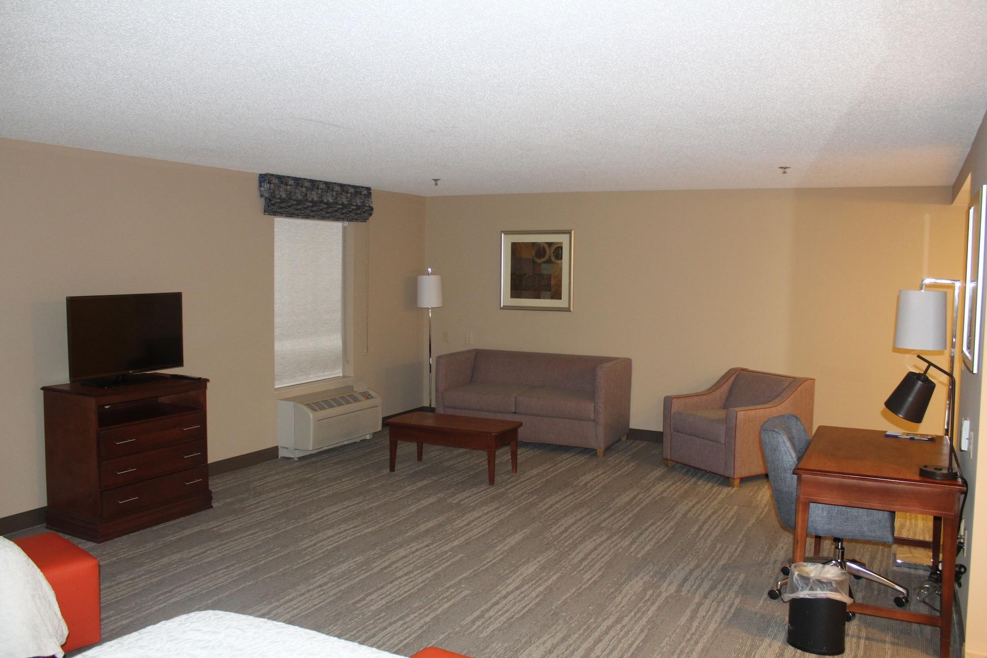 Hampton Inn Gloucester Exteriör bild