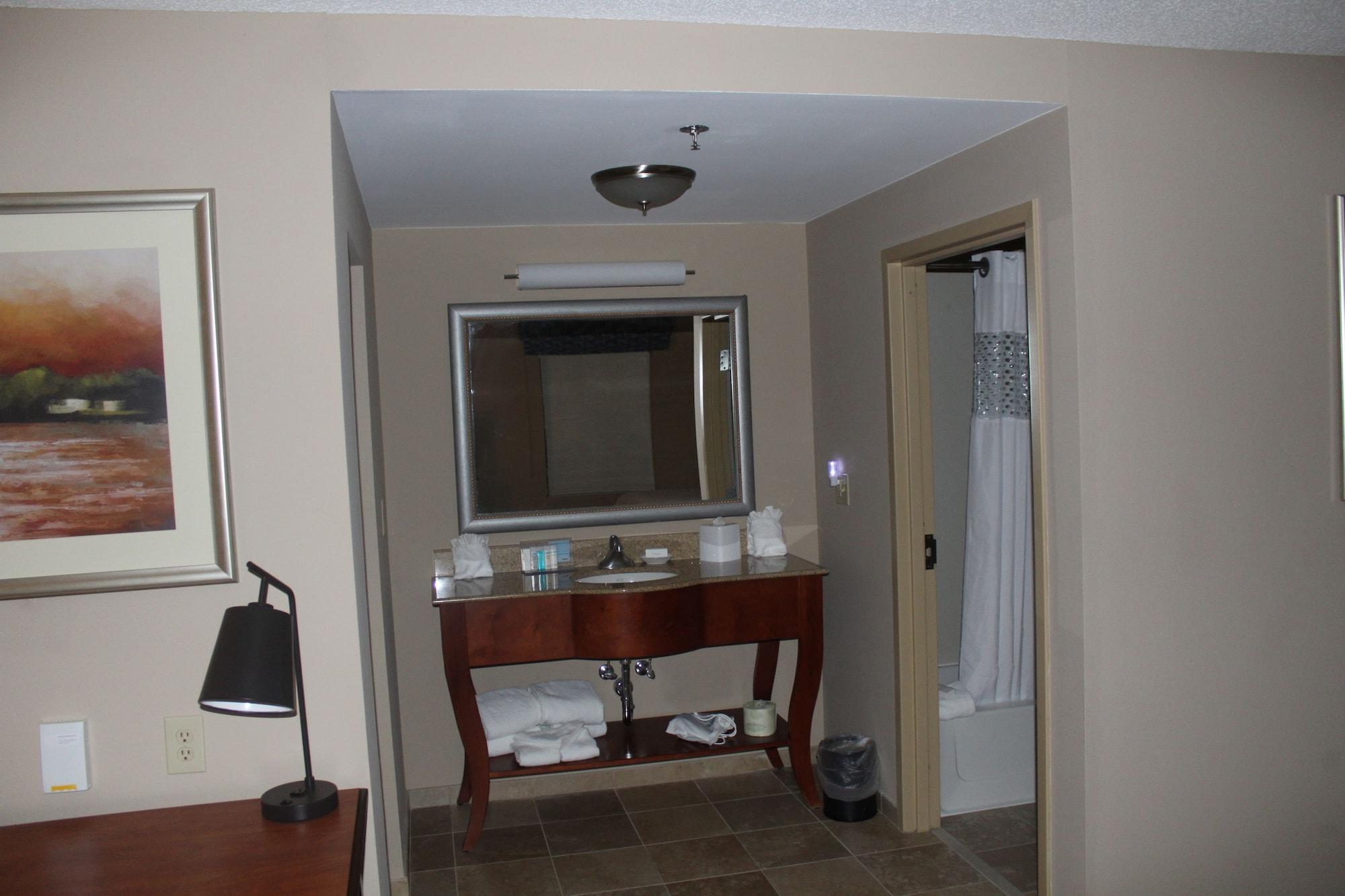 Hampton Inn Gloucester Exteriör bild