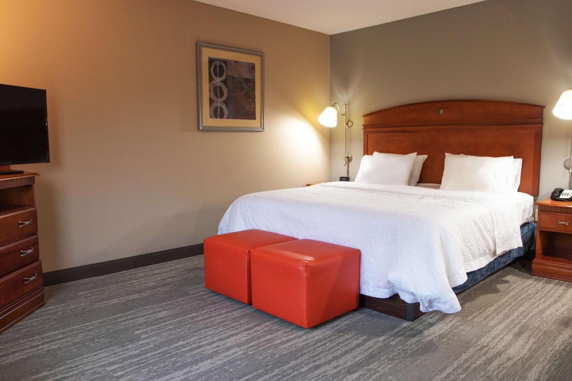 Hampton Inn Gloucester Exteriör bild